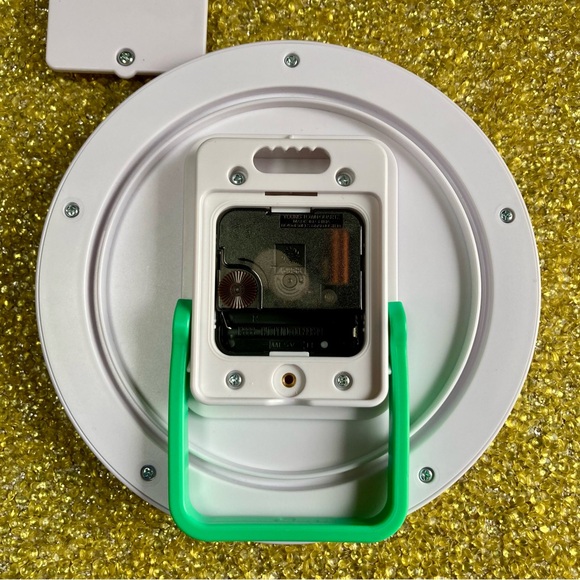 Lovevery Clock - Picture 4 of 10